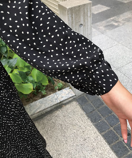 SPIGA（スピーガ）の「ﾎﾞｳﾀｲﾄﾞｯﾄﾛﾝｸﾞﾜﾝﾋﾟｰｽ（ワンピース・レディース・ホワイト/ブラック/レッド・FREE）」の7枚目の写真