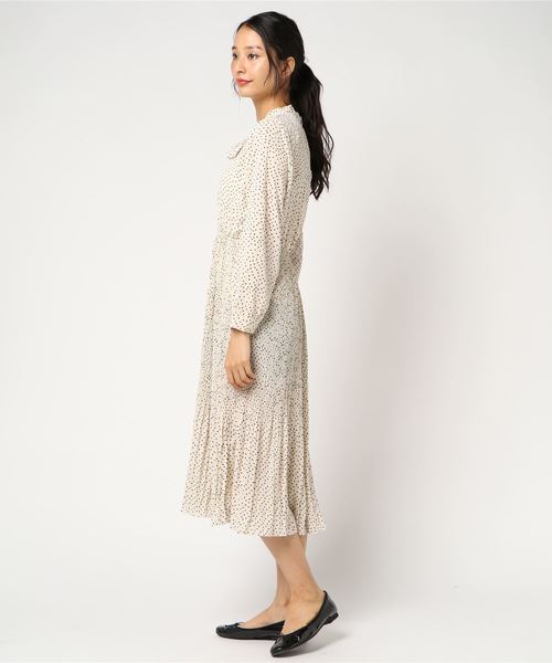 SPIGA（スピーガ）の「ﾎﾞｳﾀｲﾄﾞｯﾄﾛﾝｸﾞﾜﾝﾋﾟｰｽ（ワンピース・レディース・ホワイト/ブラック/レッド・FREE）」の4枚目の写真