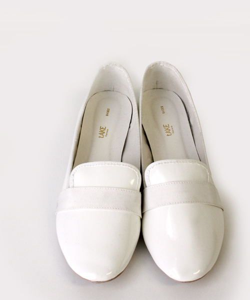 Kastane（カスタネ）の「【Kastane】リボンフラットシューズ（パンプス・レディース・ホワイト/ネイビー/ブラック・35/36/37/38/39）」の2枚目の写真