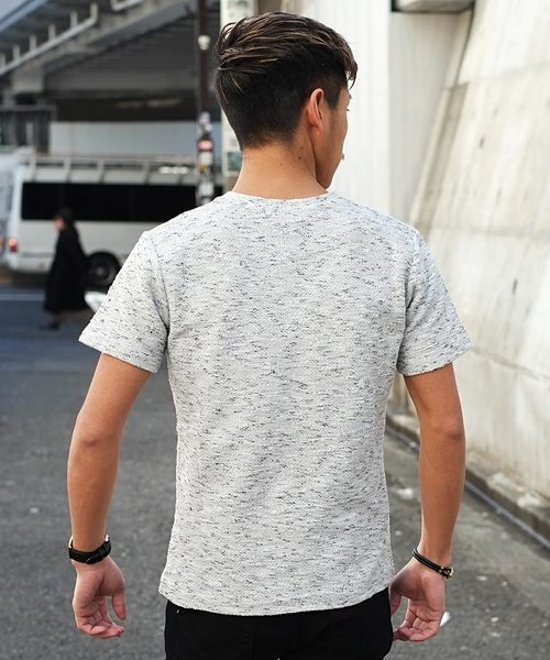 GOSTAR DE FUGA（ゴスタール ジフーガ）の「ランダムツイスト半袖VネックTシャツ/カットソー（Tシャツ/カットソー・メンズ・ホワイト/ブラック/ミックスグレー・M/L）」の12枚目の写真