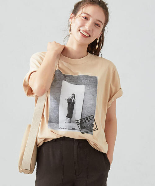 green label relaxing（グリーンレーベルリラクシング）の「SC ROBERTA BAYLEY ショートスリーブ Tシャツ（Tシャツ/カットソー・レディース・ホワイト/その他1/ブラック/その他2/ベージュ・FREE）」の4枚目の写真