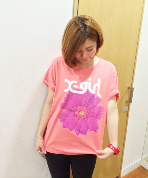 X-girl（エックスガール）の「VACATION S/S BIG TEE（Tシャツ/カットソー・レディース・ホワイト/ブラック/ピンク/ライトブルー・ONE SIZE）」の4枚目の写真