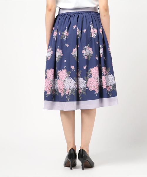 axes femme（アクシーズファム）の「あじさい柄スカート