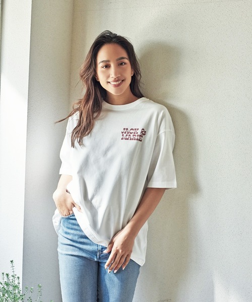 JACK & MARIE（ジャックアンドマリー）の「Simon Perini × JACK & MARIE　グラフィック Tシャツ（Tシャツ/カットソー・メンズ・A/B/C/D・S/M/L）」の18枚目の写真