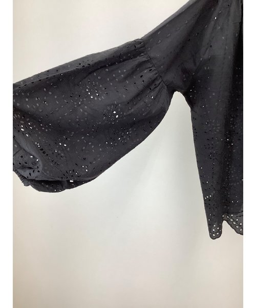 ulu（ウル）の「Scallopeddesign embroidery blouse（シャツ/ブラウス・レディース・ホワイト/ブラック・FREE）」の7枚目の写真
