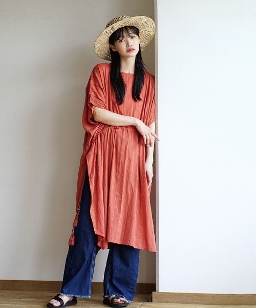 e-zakkamania stores（イーザッカマニアストアーズ）の「シャリン スリットロングワンピース（ワンピース・レディース・キャメル/パープル/ブラック/テラコッタ/ブルーグリーン・フリー）」の7枚目の写真