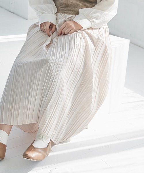 onetome(ワントゥーミー)の「ロング丈プリーツスカート(スカート・レディース・アイボリー/ブラウン・S/M)」の12枚目の写真
