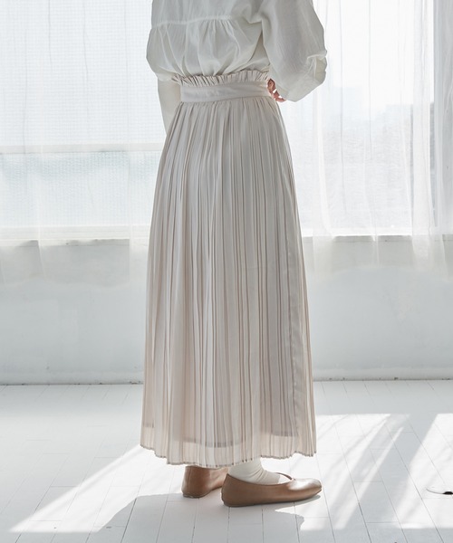 onetome(ワントゥーミー)の「ロング丈プリーツスカート(スカート・レディース・アイボリー/ブラウン・S/M)」の15枚目の写真