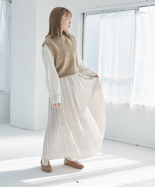 onetome(ワントゥーミー)の「ロング丈プリーツスカート(スカート・レディース・アイボリー/ブラウン・S/M)」の10枚目の写真