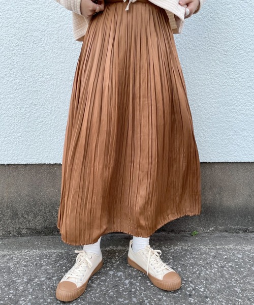 onetome(ワントゥーミー)の「ロング丈プリーツスカート(スカート・レディース・アイボリー/ブラウン・S/M)」の22枚目の写真
