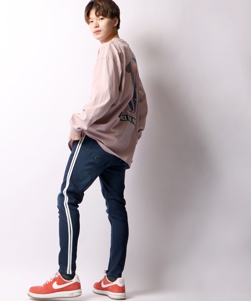 A.T,C in the attic homme(エーティーシーインジアティックオム)の「イラストPTポケ付きロンT(Tシャツ/カットソー・メンズ・ホワイト/ブラック/ラベンダー・M/L)」の9枚目の写真