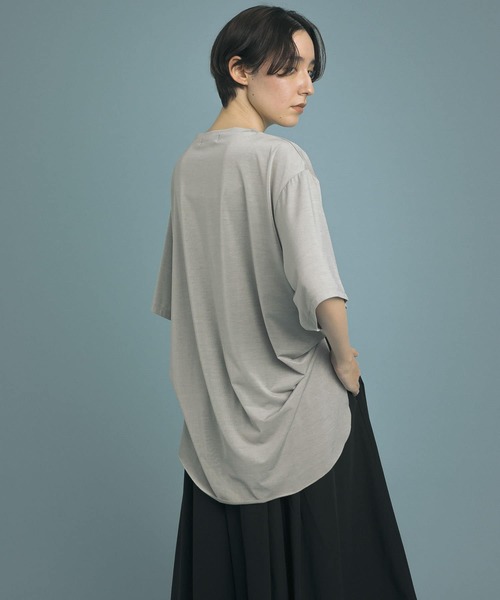 Uiscel(ユイセル)の「Uiscel ドライビッグTシャツチュニック(Tシャツ/カットソー・レディース・チャコールグレー/グレー・ONE)」の18枚目の写真