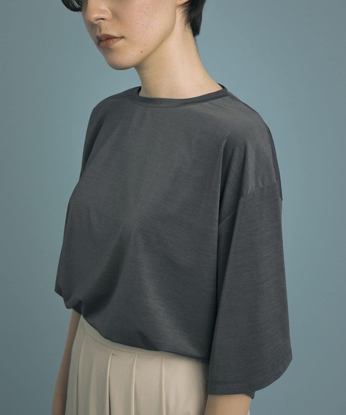 Uiscel(ユイセル)の「Uiscel ドライビッグTシャツチュニック(Tシャツ/カットソー・レディース・チャコールグレー/グレー・ONE)」の22枚目の写真