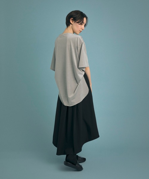 Uiscel(ユイセル)の「Uiscel ドライビッグTシャツチュニック(Tシャツ/カットソー・レディース・チャコールグレー/グレー・ONE)」の13枚目の写真