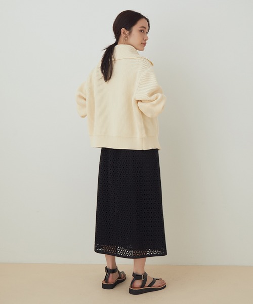 ADAM ET ROPE'（アダムエロペ）の「アシンメトングベルテッドサンダル（サンダル・レディース・ホワイト/ブラック・23.5cm/24.5cm/23.0cm/24.0cm）」の17枚目の写真