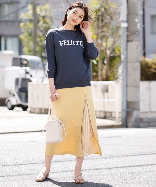 a.v.v（アーヴェヴェ）の「【洗える】ロゴスウェット（スウェット・レディース・ライトグリーン/ダークグレー/ホワイト・40/36/34/42/38）」の7枚目の写真