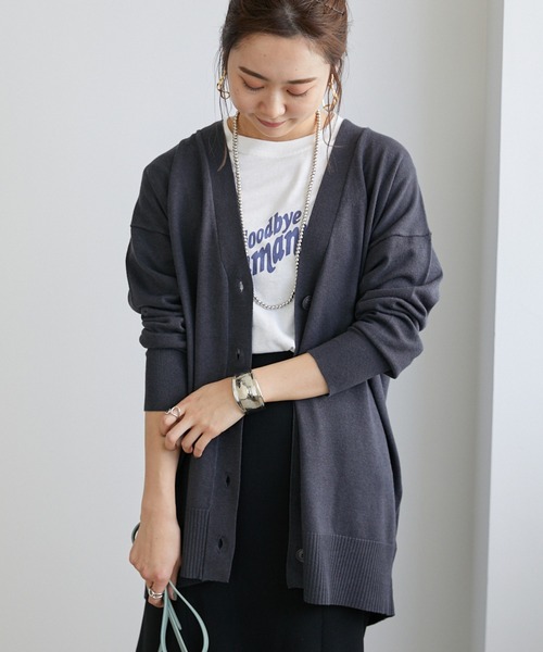 LE FOYER（ルフォワイエ）の「Vネックカーディガン（ニット/セーター・レディース・パープル/ダークブルー/オフホワイト/ブラック・38）」の9枚目の写真