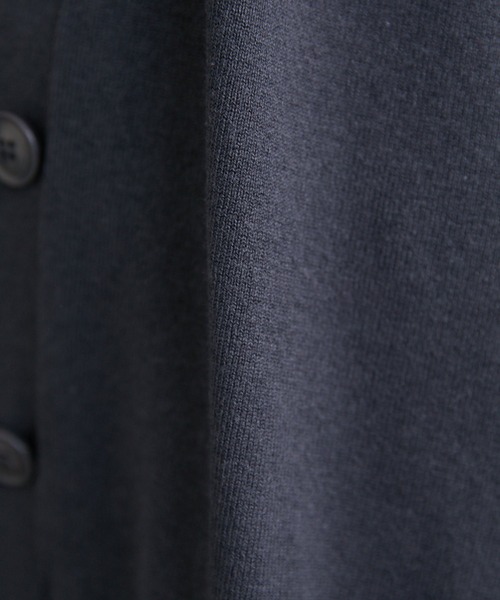 LE FOYER（ルフォワイエ）の「Vネックカーディガン（ニット/セーター・レディース・パープル/ダークブルー/オフホワイト/ブラック・38）」の11枚目の写真