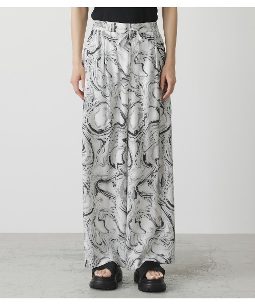 AZUL by moussy（アズールバイマウジー）の「MARBLE PATTERN RELAX PANTS/マーブルパターンリラックスパンツ（その他パンツ・レディース・ブラック系その他/ベージュ系その他・SMALL/MEDIUM）」の15枚目の写真