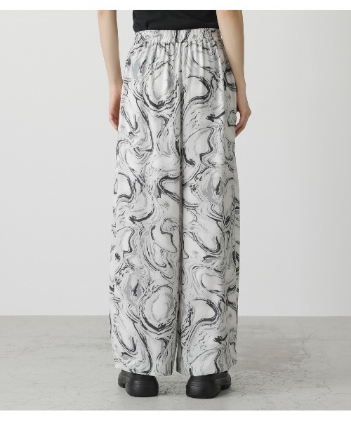 AZUL by moussy（アズールバイマウジー）の「MARBLE PATTERN RELAX PANTS/マーブルパターンリラックスパンツ（その他パンツ・レディース・ブラック系その他/ベージュ系その他・SMALL/MEDIUM）」の17枚目の写真