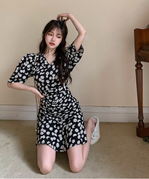 SONA（ソナ）の「SONYUNARA デイジーフラワーミニワンピース（ワンピース・レディース・ブラック・FREE）」の5枚目の写真