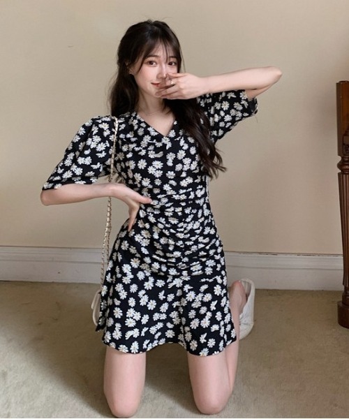 SONA（ソナ）の「SONYUNARA デイジーフラワーミニワンピース（ワンピース・レディース・ブラック・FREE）」の3枚目の写真