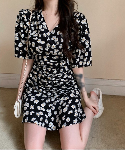 SONA（ソナ）の「SONYUNARA デイジーフラワーミニワンピース（ワンピース・レディース・ブラック・FREE）」の2枚目の写真