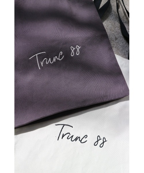 TRUNC（トランクエイティーエイト）の「Logo Embroidery ToteBag（トートバッグ・レディース・チャコールグレー/アイボリー・FREE）」の9枚目の写真