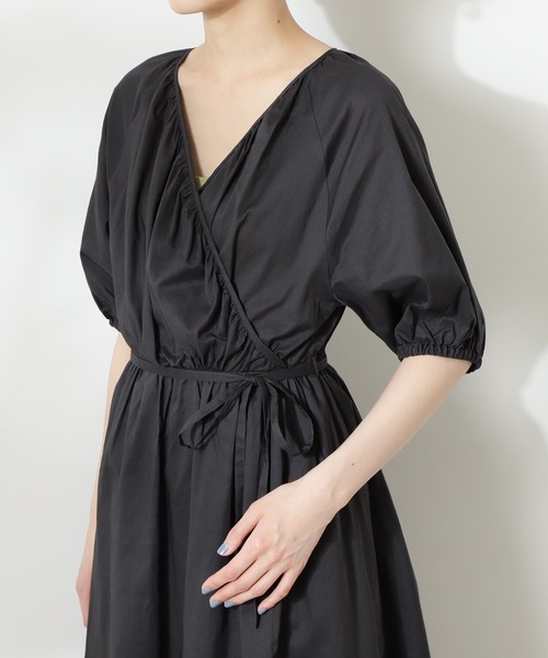 N.（N. Natural Beauty Basic）（エヌエヌナチュラルビューティーベーシック）の「◆コットンローンラップワンピース（ワンピース・レディース・カーキ/ブルー/スミクロ/モーブ系・MEDIUM）」の14枚目の写真