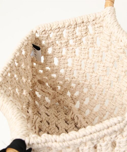 LBC（エルビーシー）の「マクラメ ラタンハンドルバッグ（ハンドバッグ・レディース・オフホワイト・FREE）」の3枚目の写真