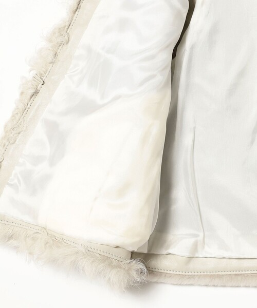 EFFE BEAMS(エッフェビームス)の「GELLI / ショート ムートンジレ(ベスト・レディース・ブラック/ベージュ・ONE SIZE)」の12枚目の写真