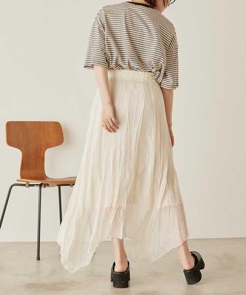 mikke（ミッケ）の「シアープリーツアシメトリースカート（スカート・レディース・パープル/オレンジ/アイボリー・FREE）」の9枚目の写真