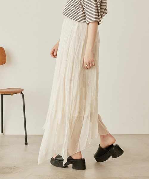 mikke（ミッケ）の「シアープリーツアシメトリースカート（スカート・レディース・パープル/オレンジ/アイボリー・FREE）」の5枚目の写真