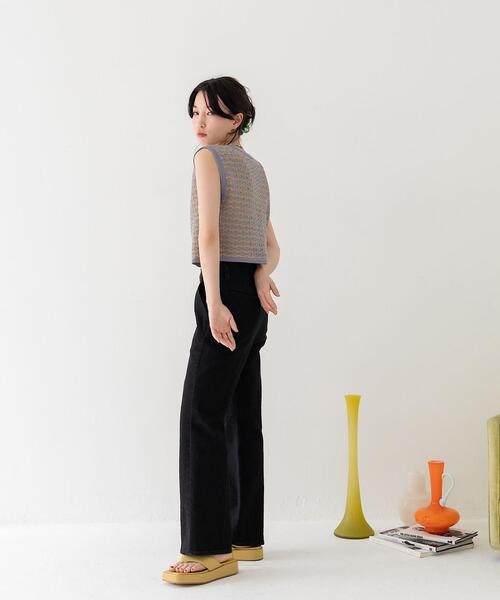 CITEN(シテン)の「<CITEN(シテン)>デニムハイライズフレアスラックス デニムパンツ(デニムパンツ・レディース・ブラック/コバルトブルー・S/M)」の3枚目の写真