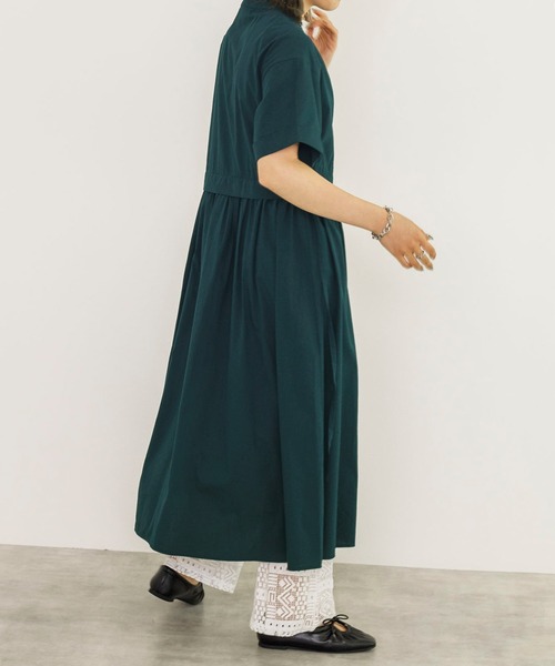 w closet（ダブルクローゼット）の「バンドカラーウエストタックワンピース（シャツワンピース・レディース・オートミール/スミクロ/ダークグリーン・FREE）」の18枚目の写真