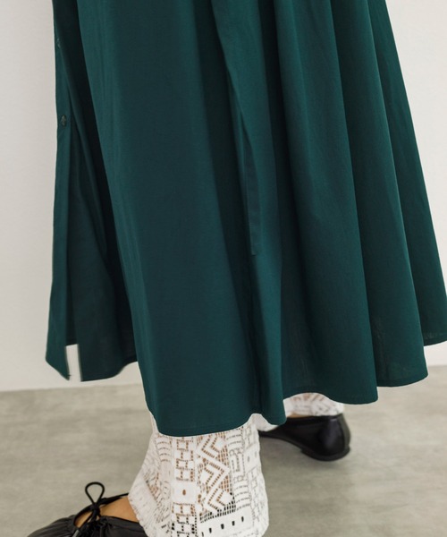 w closet（ダブルクローゼット）の「バンドカラーウエストタックワンピース（シャツワンピース・レディース・オートミール/スミクロ/ダークグリーン・FREE）」の20枚目の写真