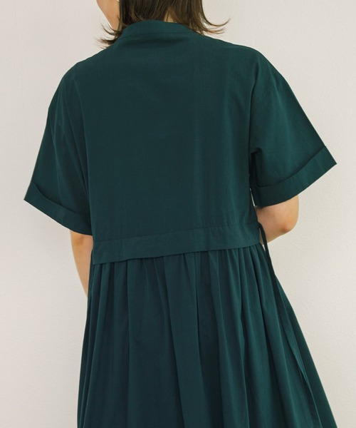 w closet（ダブルクローゼット）の「バンドカラーウエストタックワンピース（シャツワンピース・レディース・オートミール/スミクロ/ダークグリーン・FREE）」の22枚目の写真