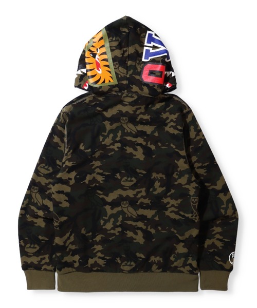 OVO "OCTOBER VERY OWN"（オービーオー　　オクトーバーベリーオウン）の「BAPE X OVO WOODLAND CAMO SHARK REVERSIBLE FULL ZIP HOODIE M（パーカー・メンズ・レッド/ブラック・LARGE/SMALL/XXX-LARGE/XX-LARGE/X-LARGE/MEDIUM）」の4枚目の写真