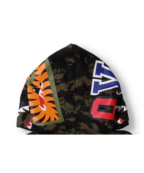 OVO "OCTOBER VERY OWN"（オービーオー　　オクトーバーベリーオウン）の「BAPE X OVO WOODLAND CAMO SHARK REVERSIBLE FULL ZIP HOODIE M（パーカー・メンズ・レッド/ブラック・LARGE/SMALL/XXX-LARGE/XX-LARGE/X-LARGE/MEDIUM）」の13枚目の写真
