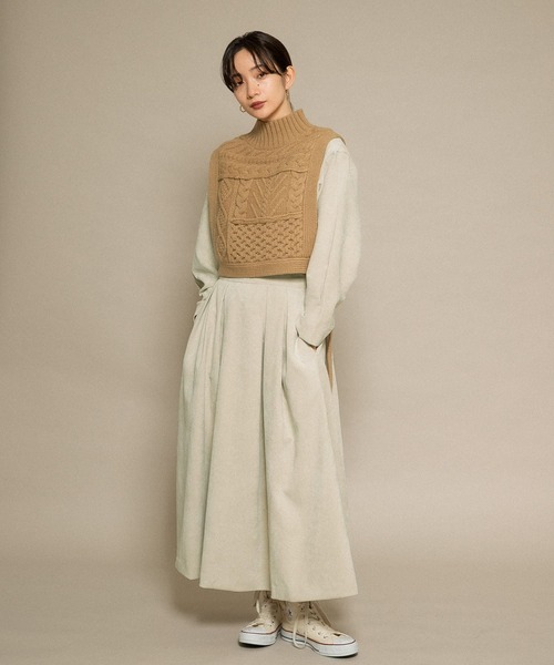 KBF（ケイビーエフ）の「【WEB/一部店舗限定】コーデュロイボリュームワンピース（ワンピース・レディース・オフホワイト/ネイビー/パープル・SMALL/MEDIUM）」の9枚目の写真