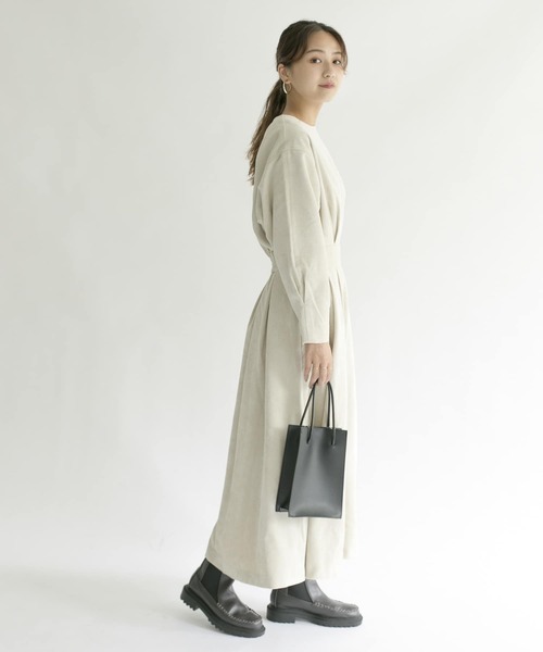 KBF（ケイビーエフ）の「【WEB/一部店舗限定】コーデュロイボリュームワンピース（ワンピース・レディース・オフホワイト/ネイビー/パープル・SMALL/MEDIUM）」の6枚目の写真