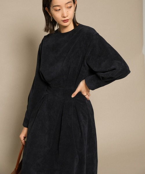 KBF（ケイビーエフ）の「【WEB/一部店舗限定】コーデュロイボリュームワンピース（ワンピース・レディース・オフホワイト/ネイビー/パープル・SMALL/MEDIUM）」の21枚目の写真