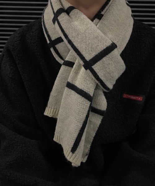MGV（エムジーヴィー）の「ウィンドウペンチェックニットマフラー（マフラー・メンズ・ホワイト/グレー/オレンジ/ダークグレー・FREE）」の2枚目の写真