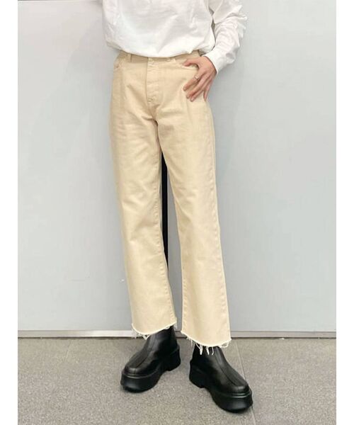 Ungrid（アングリッド）の「カットオフストレートデニム（デニムパンツ・レディース・ベージュ/アイボリー・24inch/25inch/26inch）」の16枚目の写真