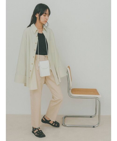 Ungrid（アングリッド）の「カットオフストレートデニム（デニムパンツ・レディース・ベージュ/アイボリー・24inch/25inch/26inch）」の17枚目の写真