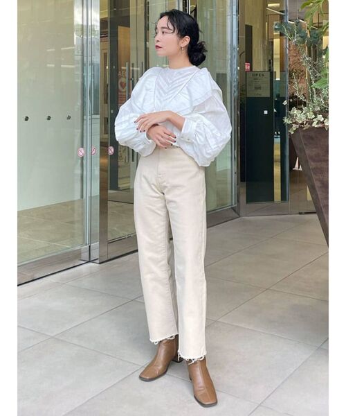 Ungrid（アングリッド）の「カットオフストレートデニム（デニムパンツ・レディース・ベージュ/アイボリー・24inch/25inch/26inch）」の13枚目の写真