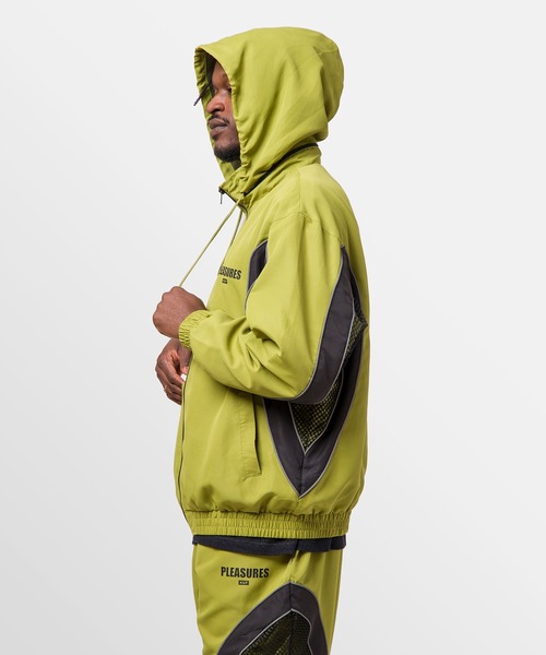 HUF(ハフ)の「PLEASURES DARTON TRACK JACKET / HUF プレジャーズ コラボ トラックジャケット(ブルゾン・メンズ・グリーン・MEDIUM/LARGE/X-LARGE)」の6枚目の写真