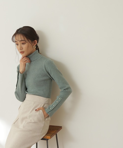 N.(N. Natural Beauty Basic)(エヌエヌナチュラルビューティーベーシック)の「◆パールボタンタートルネックニット(ニット/セーター・レディース・ミント/オフホワイト/ベージュ/ネイビー・MEDIUM)」の10枚目の写真