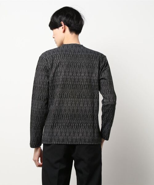 HIDEAWAYS NICOLE（ハイダウェイニコル）の「フクレジャカード Vネックカットソー（Tシャツ/カットソー・メンズ・ホワイト×ブラック/ブラック×ホワイト・X-LARGE/MEDIUM/LARGE）」の4枚目の写真