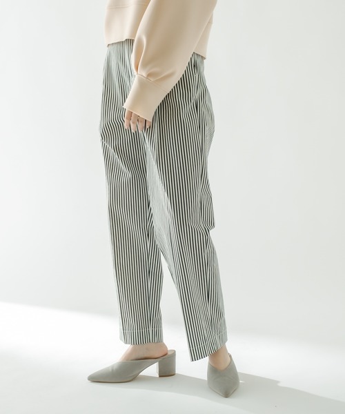 mystic(ミスティック)の「ストライプタックパンツ(その他パンツ・レディース・ブルー/ブラック・1/2)」の3枚目の写真